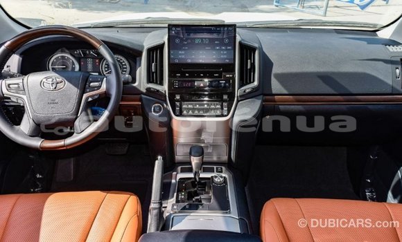 Acheter Import Voiture Toyota Land Cruiser Blanc à Import - Dubai, Marquesas Acheter Import Voiture Toyota Land Cruiser Blanc à Import - Dubai, Marquesas