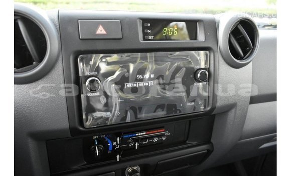 Buy Import Toyota Land Cruiser White Car in Import - Dubai in Marquesas Buy Import Toyota Land Cruiser White Car in Import - Dubai in Marquesas