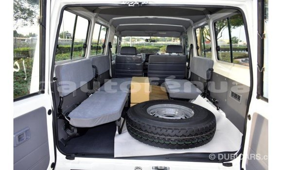 Buy Import Toyota Land Cruiser White Car in Import - Dubai in Marquesas Buy Import Toyota Land Cruiser White Car in Import - Dubai in Marquesas