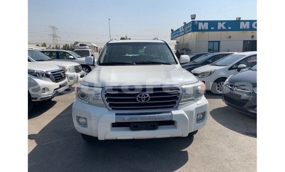 Acheter Import Voiture Toyota Land Cruiser Blanc à Import - Dubai, Marquesas Acheter Import Voiture Toyota Land Cruiser Blanc à Import - Dubai, Marquesas