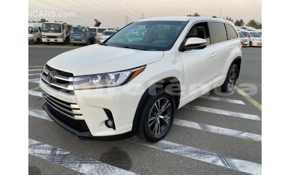 Acheter Import Voiture Toyota Highlander Blanc à Import - Dubai, Marquesas Acheter Import Voiture Toyota Highlander Blanc à Import - Dubai, Marquesas