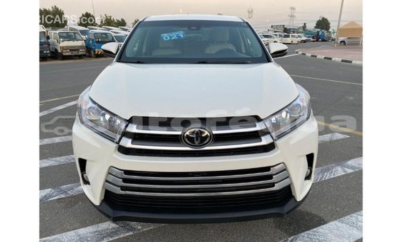 Acheter Import Voiture Toyota Highlander Blanc à Import - Dubai, Marquesas Acheter Import Voiture Toyota Highlander Blanc à Import - Dubai, Marquesas