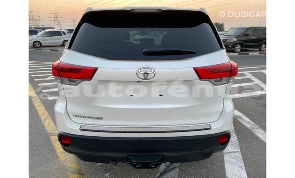 Acheter Import Voiture Toyota Highlander Blanc à Import - Dubai, Marquesas Acheter Import Voiture Toyota Highlander Blanc à Import - Dubai, Marquesas