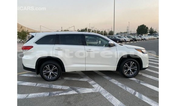 Acheter Import Voiture Toyota Highlander Blanc à Import - Dubai, Marquesas Acheter Import Voiture Toyota Highlander Blanc à Import - Dubai, Marquesas
