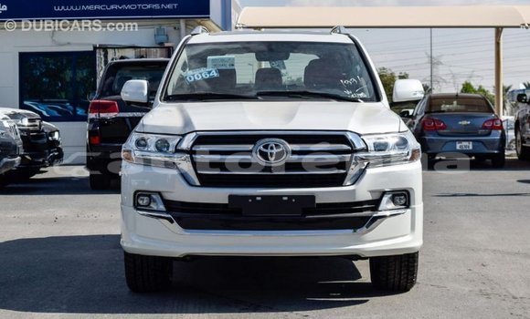 Acheter Import Voiture Toyota Land Cruiser Blanc à Import - Dubai, Marquesas Acheter Import Voiture Toyota Land Cruiser Blanc à Import - Dubai, Marquesas