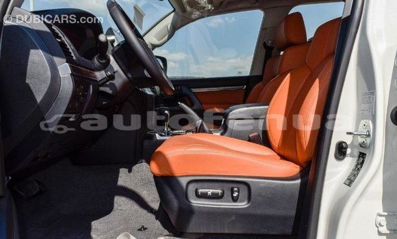 Acheter Import Voiture Toyota Land Cruiser Blanc à Import - Dubai, Marquesas Acheter Import Voiture Toyota Land Cruiser Blanc à Import - Dubai, Marquesas