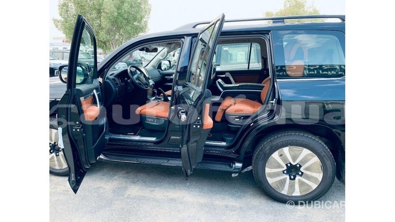 Big with watermark toyota land cruiser marquesas import dubai 2505