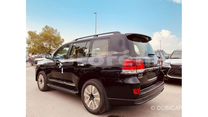 Big with watermark toyota land cruiser marquesas import dubai 2505