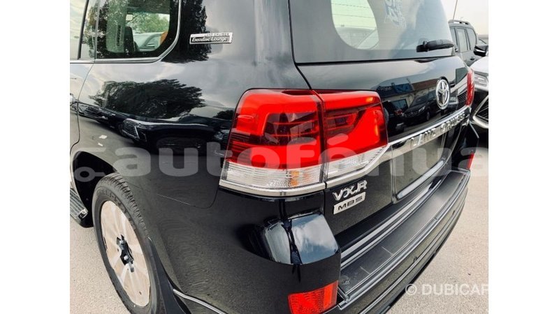 Big with watermark toyota land cruiser marquesas import dubai 2505