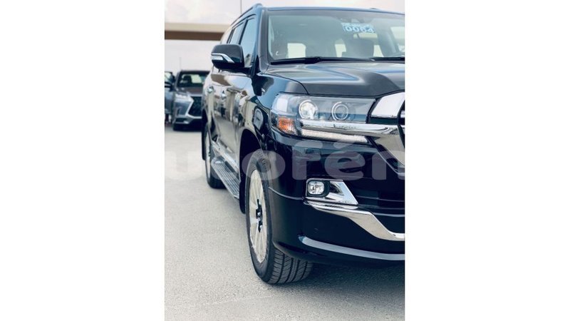 Big with watermark toyota land cruiser marquesas import dubai 2505