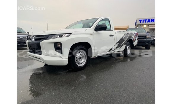 Buy Import Mitsubishi L200 White Car in Import - Dubai in Marquesas Buy Import Mitsubishi L200 White Car in Import - Dubai in Marquesas