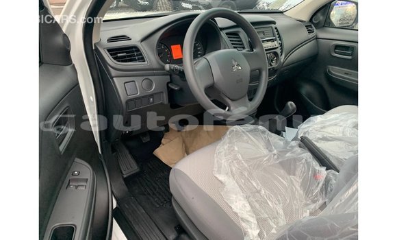 Buy Import Mitsubishi L200 White Car in Import - Dubai in Marquesas Buy Import Mitsubishi L200 White Car in Import - Dubai in Marquesas
