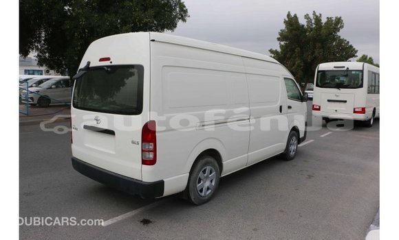 Acheter Import Voiture Toyota Hiace Blanc à Import - Dubai, Marquesas Acheter Import Voiture Toyota Hiace Blanc à Import - Dubai, Marquesas