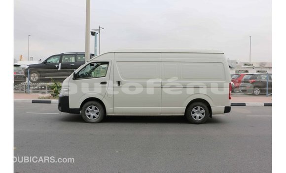 Acheter Import Voiture Toyota Hiace Blanc à Import - Dubai, Marquesas Acheter Import Voiture Toyota Hiace Blanc à Import - Dubai, Marquesas