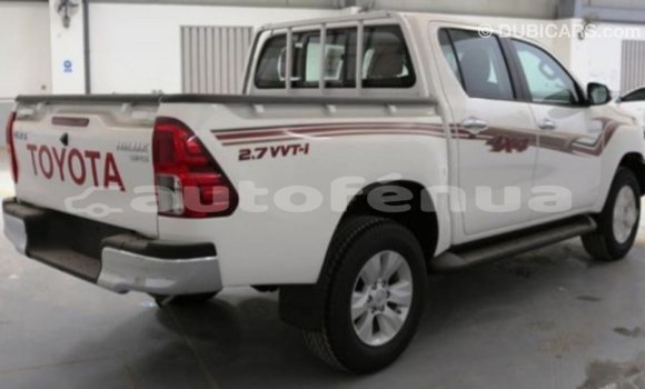 Acheter Import Voiture Toyota Hilux Blanc à Import - Dubai, Marquesas Acheter Import Voiture Toyota Hilux Blanc à Import - Dubai, Marquesas