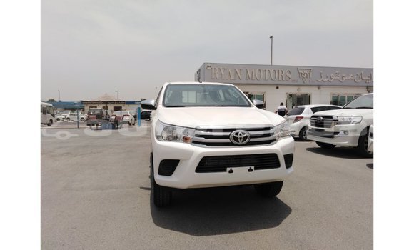 Buy Import Toyota Hilux White Car in Import - Dubai in Marquesas Buy Import Toyota Hilux White Car in Import - Dubai in Marquesas