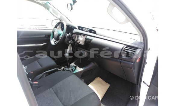 Buy Import Toyota Hilux White Car in Import - Dubai in Marquesas Buy Import Toyota Hilux White Car in Import - Dubai in Marquesas