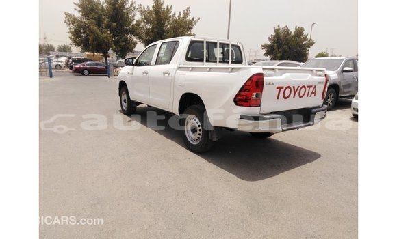Buy Import Toyota Hilux White Car in Import - Dubai in Marquesas Buy Import Toyota Hilux White Car in Import - Dubai in Marquesas