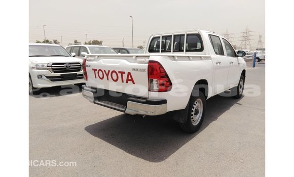 Buy Import Toyota Hilux White Car in Import - Dubai in Marquesas Buy Import Toyota Hilux White Car in Import - Dubai in Marquesas