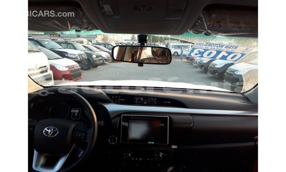 Acheter Import Voiture Toyota Hilux Rouge à Import - Dubai, Marquesas Acheter Import Voiture Toyota Hilux Rouge à Import - Dubai, Marquesas