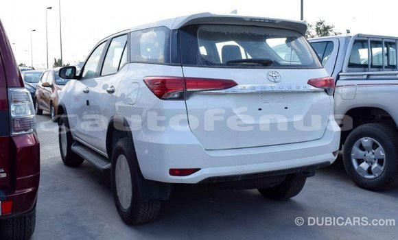 Acheter Import Voiture Toyota Fortuner Blanc à Import - Dubai, Marquesas Acheter Import Voiture Toyota Fortuner Blanc à Import - Dubai, Marquesas