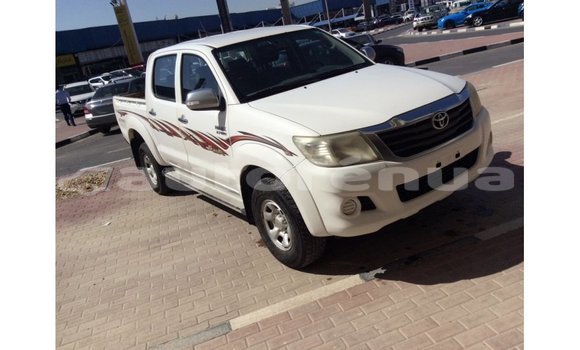 Buy Import Toyota Hilux White Car in Import - Dubai in Marquesas Buy Import Toyota Hilux White Car in Import - Dubai in Marquesas