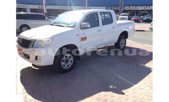 Buy Import Toyota Hilux White Car in Import - Dubai in Marquesas Buy Import Toyota Hilux White Car in Import - Dubai in Marquesas