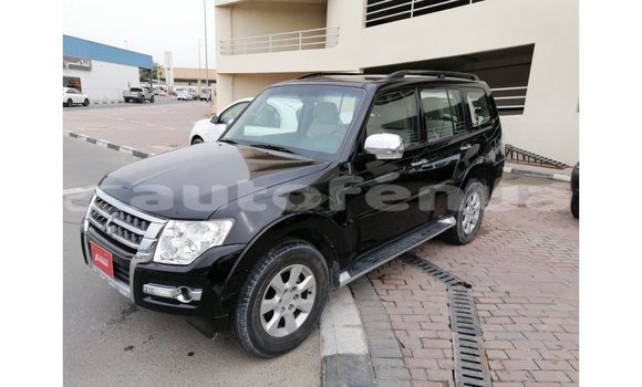 Medium with watermark mitsubishi pajero marquesas import dubai 2567