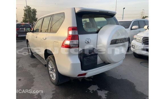 Acheter Import Voiture Toyota Prado Blanc à Import - Dubai, Marquesas Acheter Import Voiture Toyota Prado Blanc à Import - Dubai, Marquesas