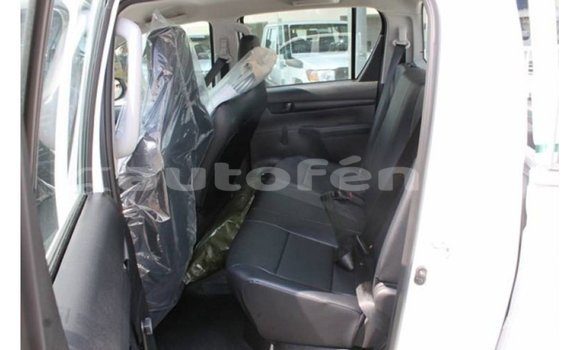 Buy Import Toyota Hilux White Car in Import - Dubai in Marquesas Buy Import Toyota Hilux White Car in Import - Dubai in Marquesas