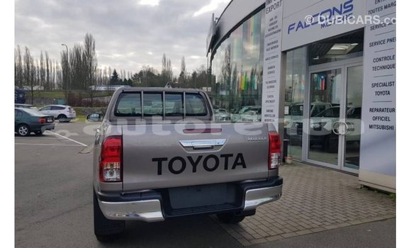 Buy Import Toyota Hilux Brown Car in Import - Dubai in Marquesas Buy Import Toyota Hilux Brown Car in Import - Dubai in Marquesas
