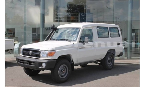 Acheter Import Voiture Toyota Land Cruiser Blanc à Import - Dubai, Marquesas Acheter Import Voiture Toyota Land Cruiser Blanc à Import - Dubai, Marquesas