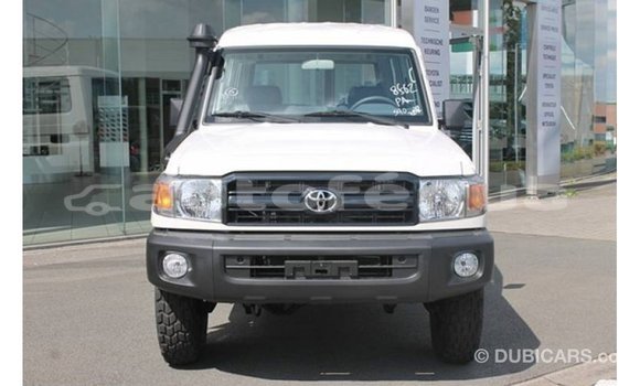 Acheter Import Voiture Toyota Land Cruiser Blanc à Import - Dubai, Marquesas Acheter Import Voiture Toyota Land Cruiser Blanc à Import - Dubai, Marquesas