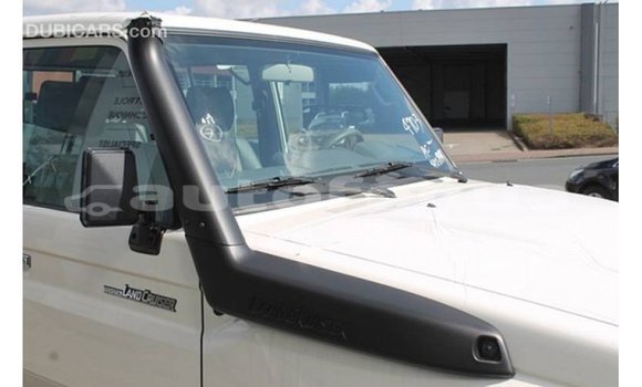 Buy Import Toyota Land Cruiser White Car in Import - Dubai in Marquesas Buy Import Toyota Land Cruiser White Car in Import - Dubai in Marquesas