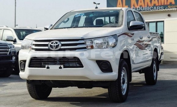 Acheter Import Voiture Toyota Hilux Blanc à Import - Dubai, Marquesas Acheter Import Voiture Toyota Hilux Blanc à Import - Dubai, Marquesas