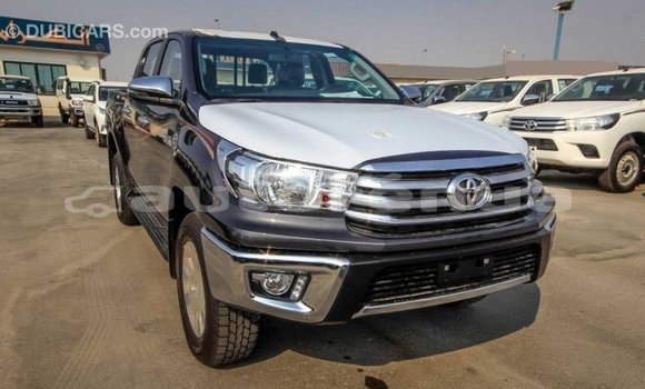 Acheter Import Voiture Toyota Hilux Noir à Import - Dubai, Marquesas Acheter Import Voiture Toyota Hilux Noir à Import - Dubai, Marquesas
