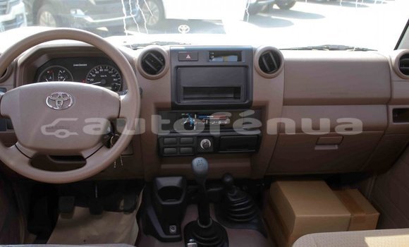 Acheter Import Voiture Toyota Land Cruiser Beige à Import - Dubai, Marquesas Acheter Import Voiture Toyota Land Cruiser Beige à Import - Dubai, Marquesas