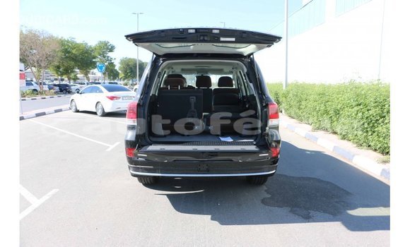 Acheter Import Voiture Toyota Land Cruiser Noir à Import - Dubai, Marquesas Acheter Import Voiture Toyota Land Cruiser Noir à Import - Dubai, Marquesas