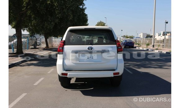 Acheter Import Voiture Toyota Prado Blanc à Import - Dubai, Marquesas Acheter Import Voiture Toyota Prado Blanc à Import - Dubai, Marquesas