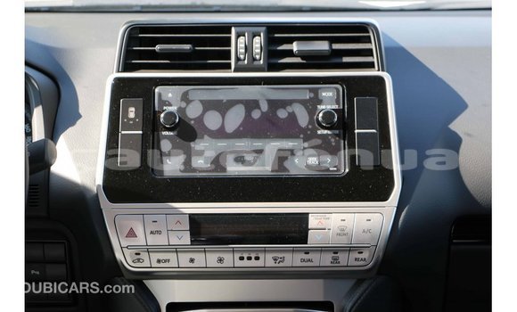 Acheter Import Voiture Toyota Prado Blanc à Import - Dubai, Marquesas Acheter Import Voiture Toyota Prado Blanc à Import - Dubai, Marquesas