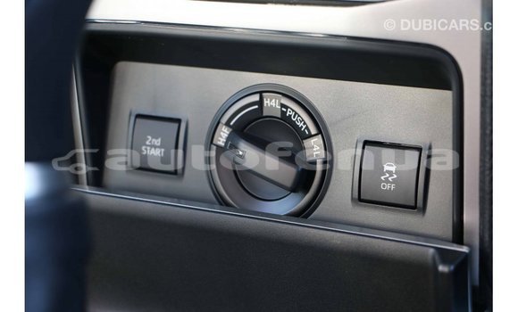 Acheter Import Voiture Toyota Prado Blanc à Import - Dubai, Marquesas Acheter Import Voiture Toyota Prado Blanc à Import - Dubai, Marquesas