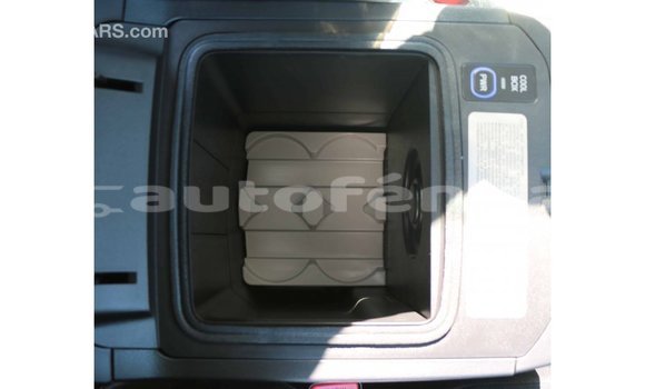 Acheter Import Voiture Toyota Prado Blanc à Import - Dubai, Marquesas Acheter Import Voiture Toyota Prado Blanc à Import - Dubai, Marquesas