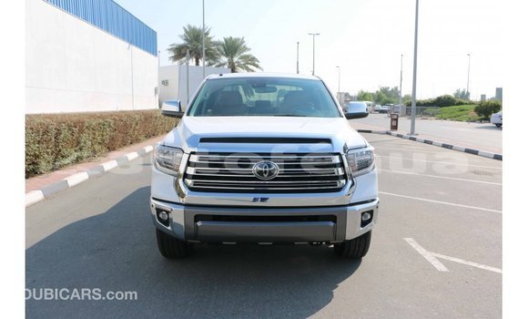 Acheter Import Voiture Toyota Tundra Blanc à Import - Dubai, Marquesas Acheter Import Voiture Toyota Tundra Blanc à Import - Dubai, Marquesas