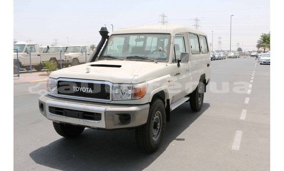 Acheter Import Voiture Toyota Land Cruiser Blanc à Import - Dubai, Marquesas Acheter Import Voiture Toyota Land Cruiser Blanc à Import - Dubai, Marquesas