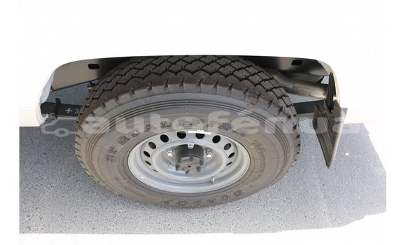 Acheter Import Voiture Toyota Land Cruiser Blanc à Import - Dubai, Marquesas Acheter Import Voiture Toyota Land Cruiser Blanc à Import - Dubai, Marquesas