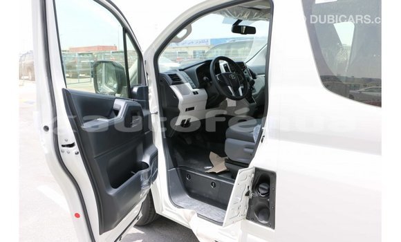 Acheter Import Voiture Toyota Hiace Blanc à Import - Dubai, Marquesas Acheter Import Voiture Toyota Hiace Blanc à Import - Dubai, Marquesas
