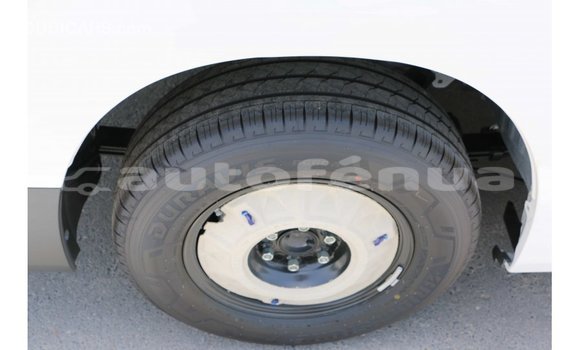 Acheter Import Voiture Toyota Hiace Blanc à Import - Dubai, Marquesas Acheter Import Voiture Toyota Hiace Blanc à Import - Dubai, Marquesas