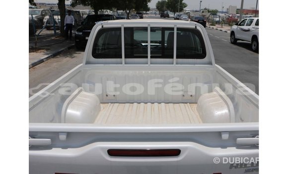 Acheter Import Voiture Toyota Hilux Blanc à Import - Dubai, Marquesas Acheter Import Voiture Toyota Hilux Blanc à Import - Dubai, Marquesas
