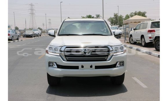 Acheter Import Voiture Toyota Land Cruiser Blanc à Import - Dubai, Marquesas Acheter Import Voiture Toyota Land Cruiser Blanc à Import - Dubai, Marquesas