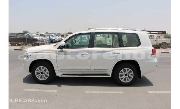 Acheter Import Voiture Toyota Land Cruiser Blanc à Import - Dubai, Marquesas Acheter Import Voiture Toyota Land Cruiser Blanc à Import - Dubai, Marquesas